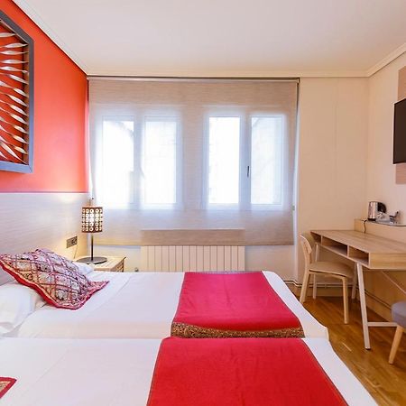 Hostal Rodas Παμπλόνα Εξωτερικό φωτογραφία