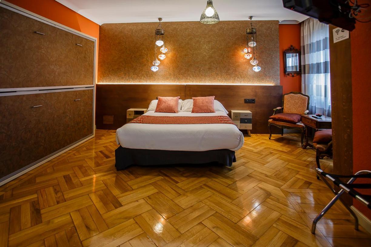 Hostal Rodas Παμπλόνα Εξωτερικό φωτογραφία