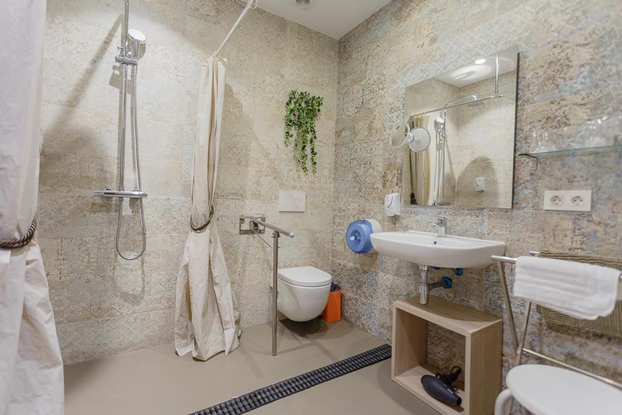 Hostal Rodas Παμπλόνα Εξωτερικό φωτογραφία