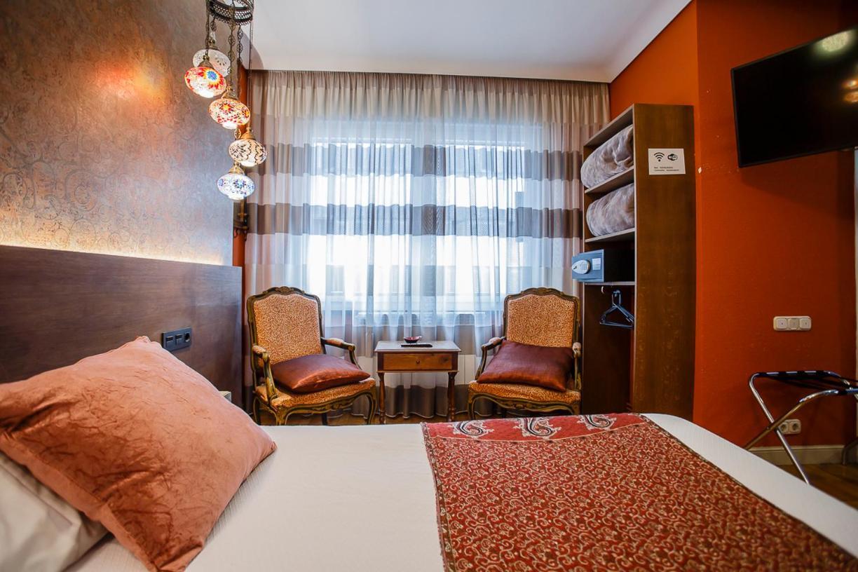 Hostal Rodas Παμπλόνα Εξωτερικό φωτογραφία