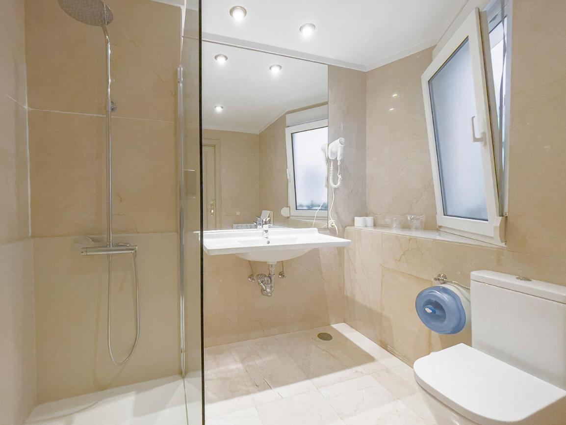 Hostal Rodas Παμπλόνα Εξωτερικό φωτογραφία