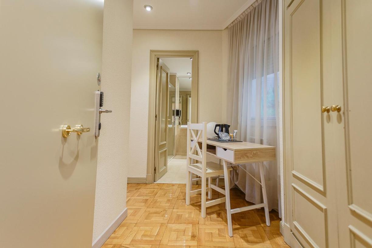 Hostal Rodas Παμπλόνα Εξωτερικό φωτογραφία
