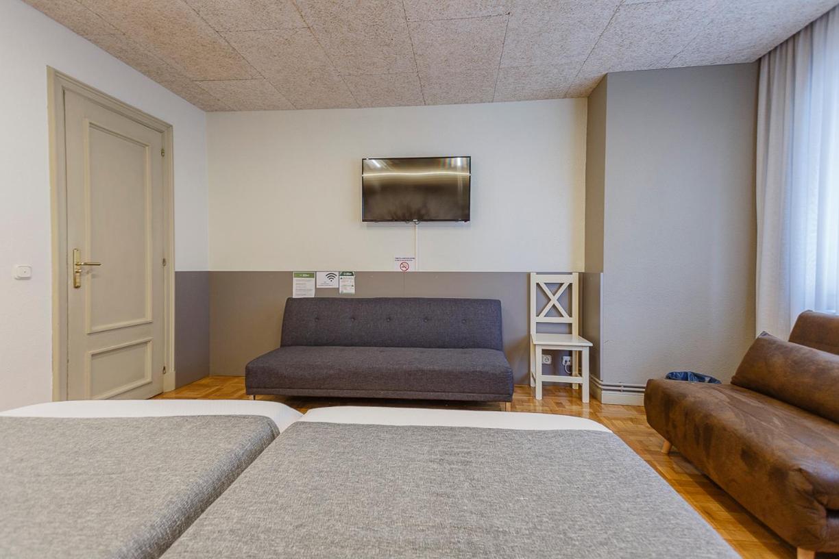 Hostal Rodas Παμπλόνα Εξωτερικό φωτογραφία
